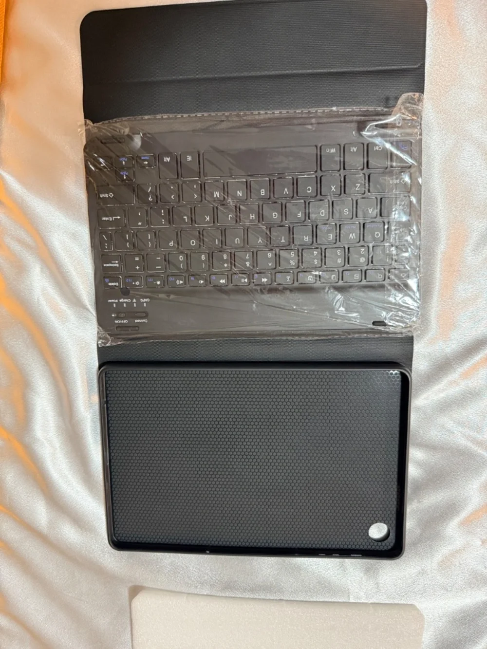 Universal Blue Wireless Keyboard Case for 8-8.7